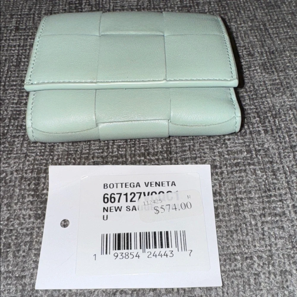 New Bottega Veneta trifold mini wallet - Picture 8 of 8